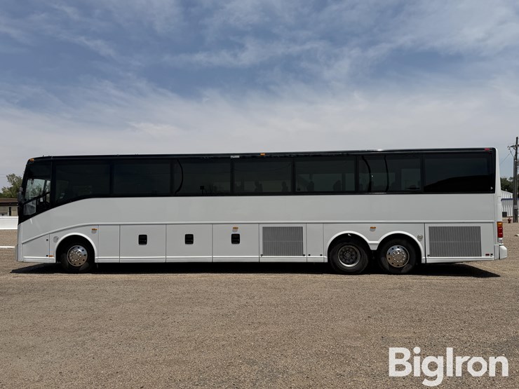 2007-vanhool-c2045-image-8