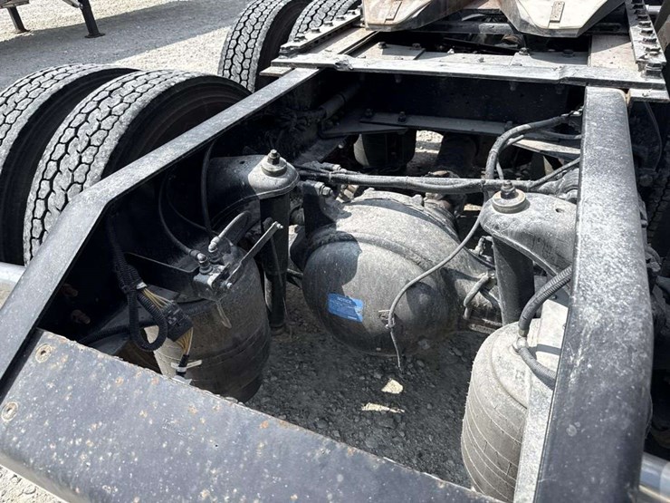 2014-kenworth-t680-image-14