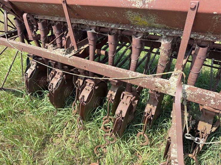 mccormick-deering-grain-drill-image-18