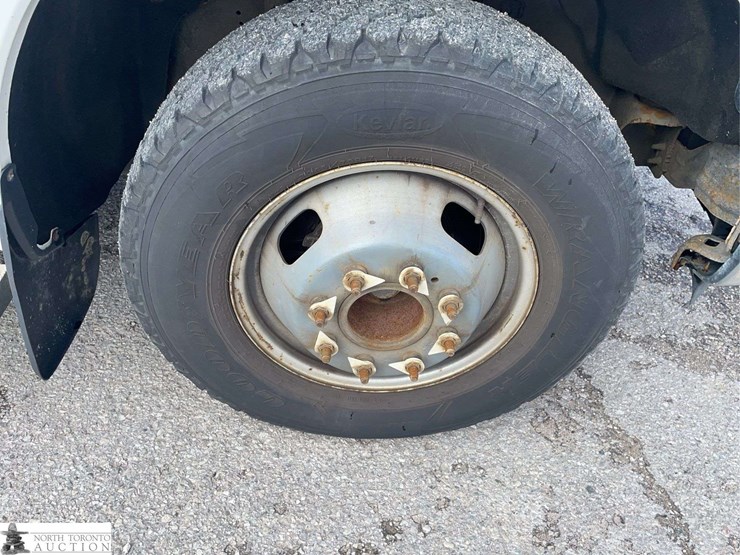2013-ford-f350-image-19
