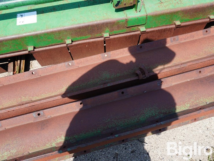 john-deere-220-image-17
