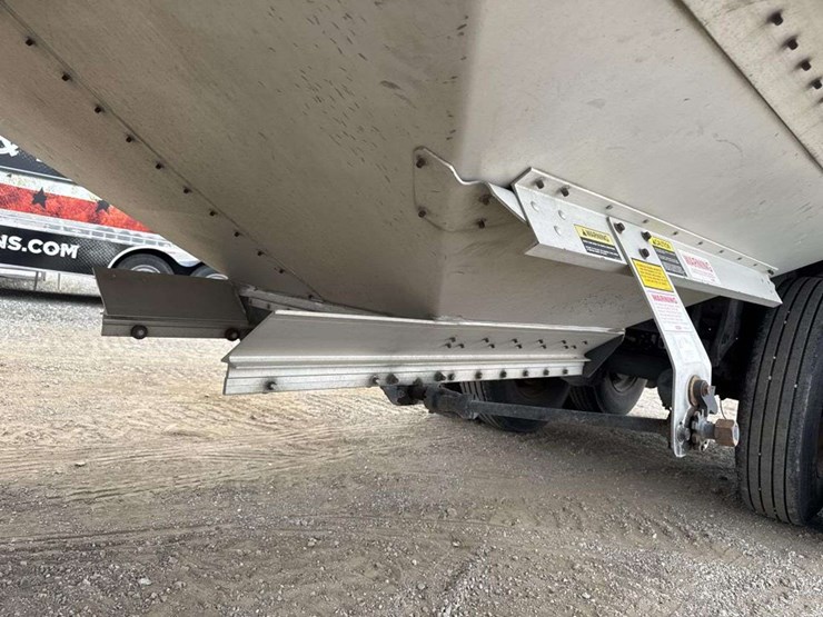 2011-timpte-grain-trailer-image-12