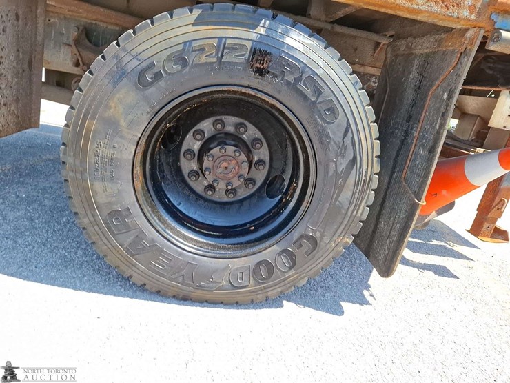 2011-international-durastar-4300-image-18