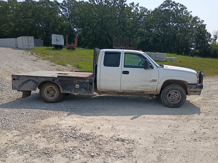 2006-chevrolet-silverado-3500-image-11