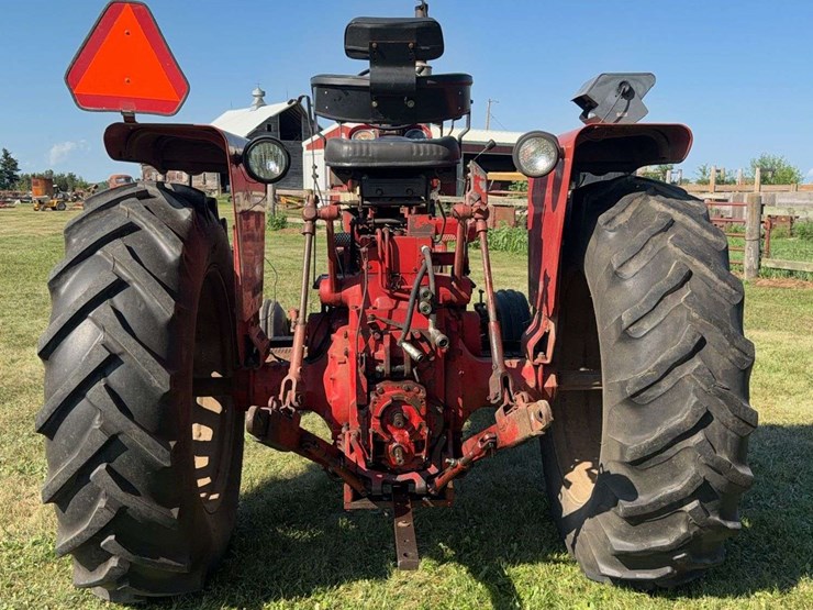 farmall-806-diesel-image-4