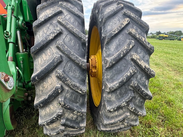 john-deere-8345r-image-42