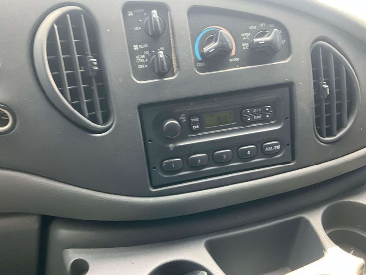 2003-ford-e350-image-16