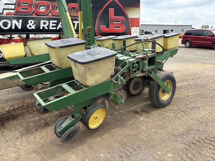 john-deere-8-image-9
