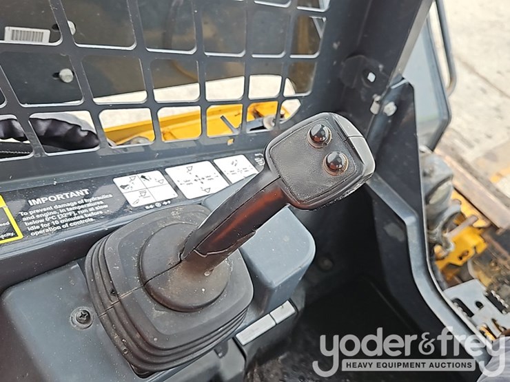 2023-deere-331g-image-26