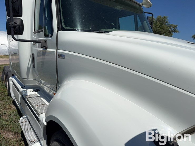 2012-international-prostar-image-20
