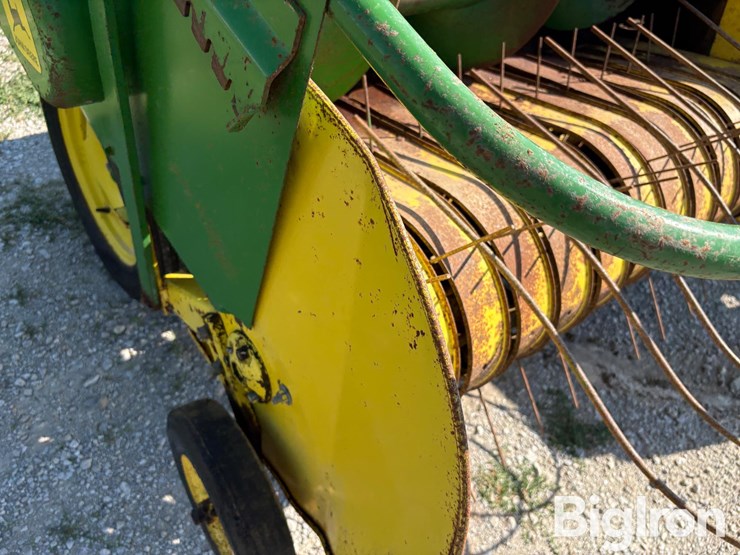 john-deere-24t-image-12
