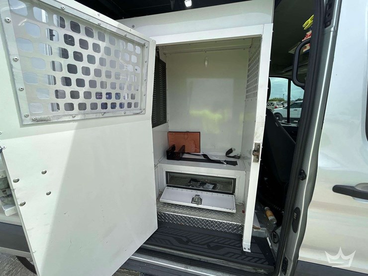 2020-ford-transit-image-11