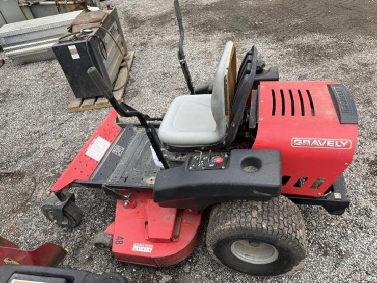 gravely-48-inch-zero-turn-image-5