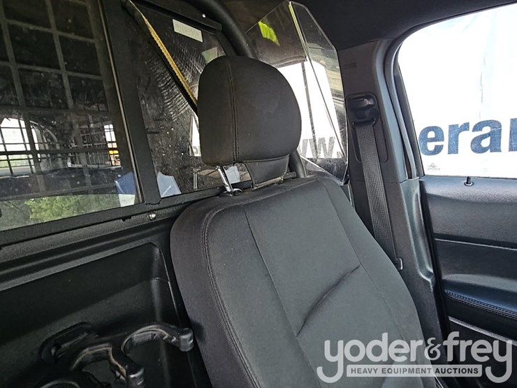 2017-ford-explorer-xlt-image-42
