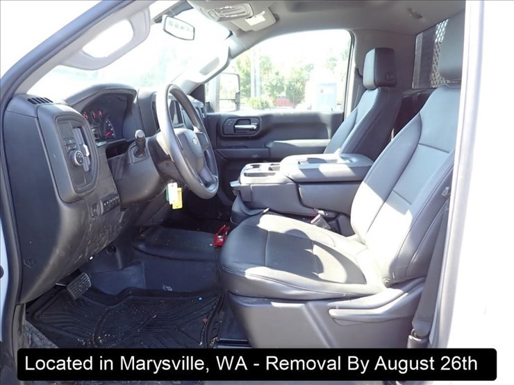 2022-chevrolet-3500-image-11