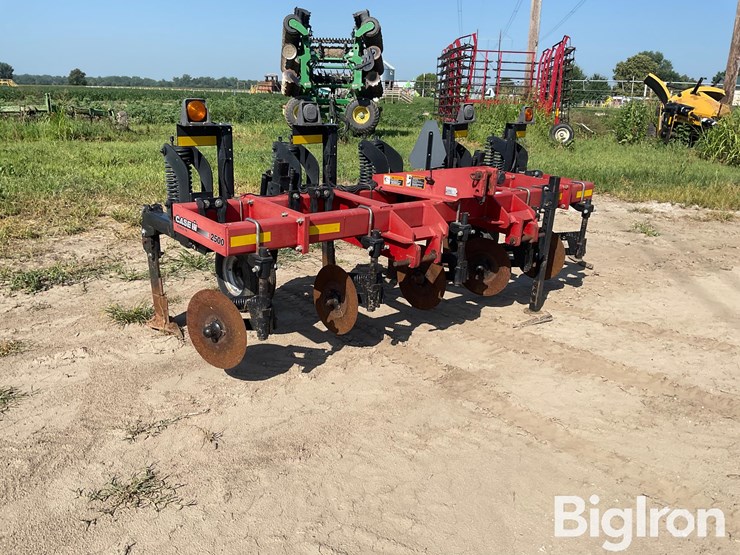 case-ih-2500-image-3