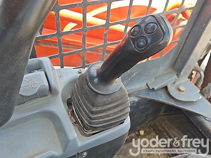 2015-kubota-svl90-2-image-26
