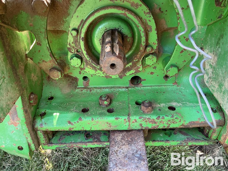 1981-john-deere-2440-image-11
