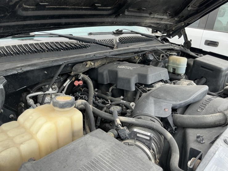 2000-chevrolet-suburban-image-10