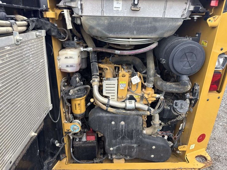 caterpillar-236d-image-11