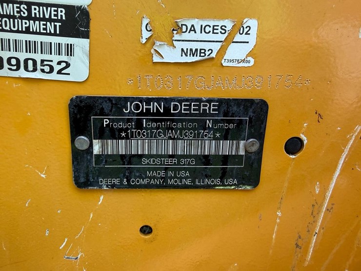 2021-deere-317g-image-24
