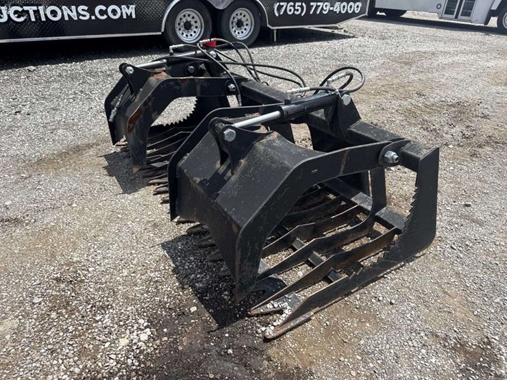 74in-skid-steer-grapple-image-1