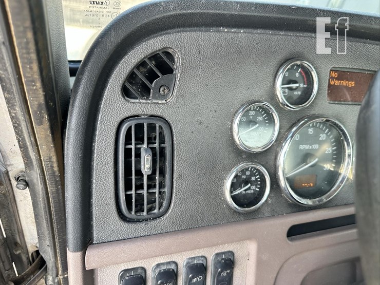 2012-peterbilt-386-image-51