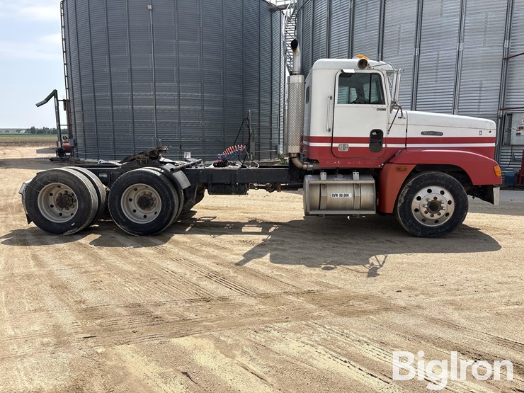 1990-freightliner-fld120-image-4