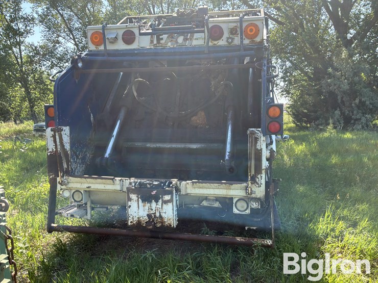1995-ford-l8000-image-6