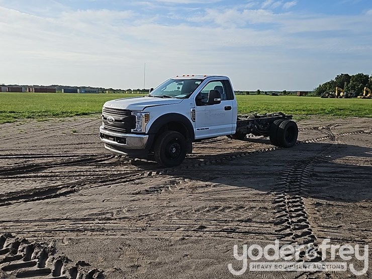 2018-ford-f550-image-2