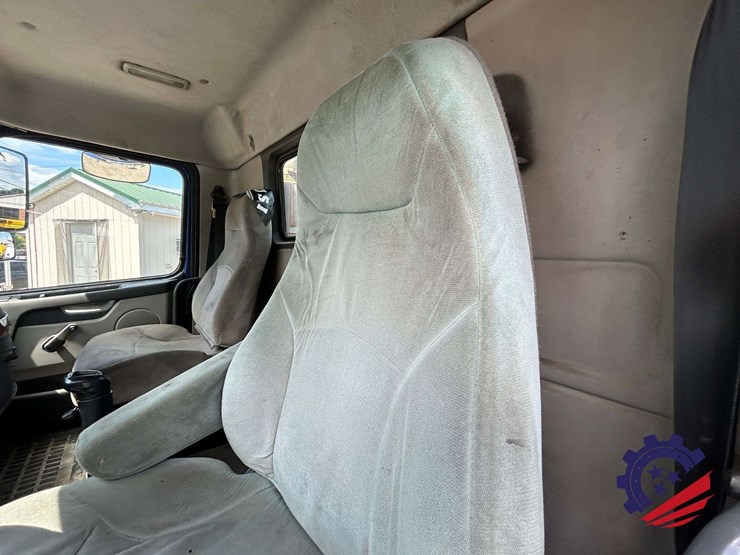 2006-volvo-truck-vnm42t-s/a-day-cab-truck-tractor-image-54
