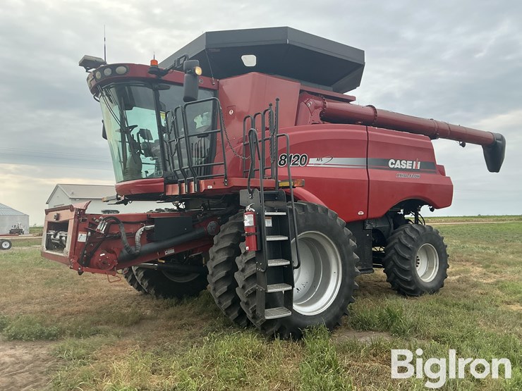 2011-case-ih-8120-image-1