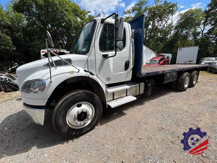 2015-freightliner-m2-t/a-flatbed-truck-image-2