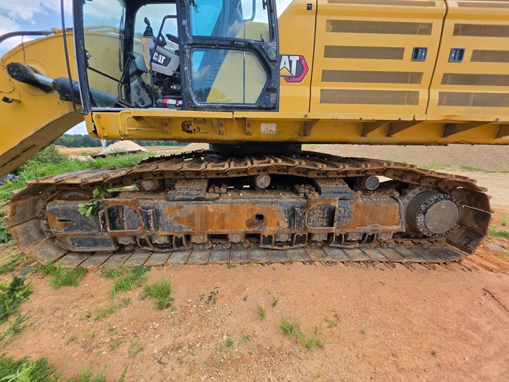 2023-caterpillar-374-image-53