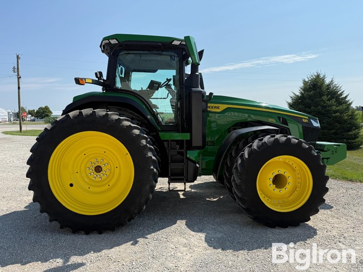 2025-john-deere-8r-370-image-4
