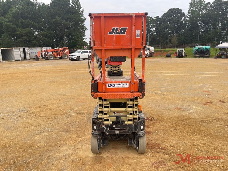 2017-jlg-1932r-image-4