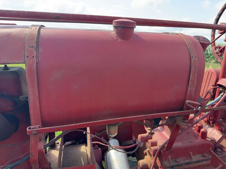 farmall-f-20-image-45