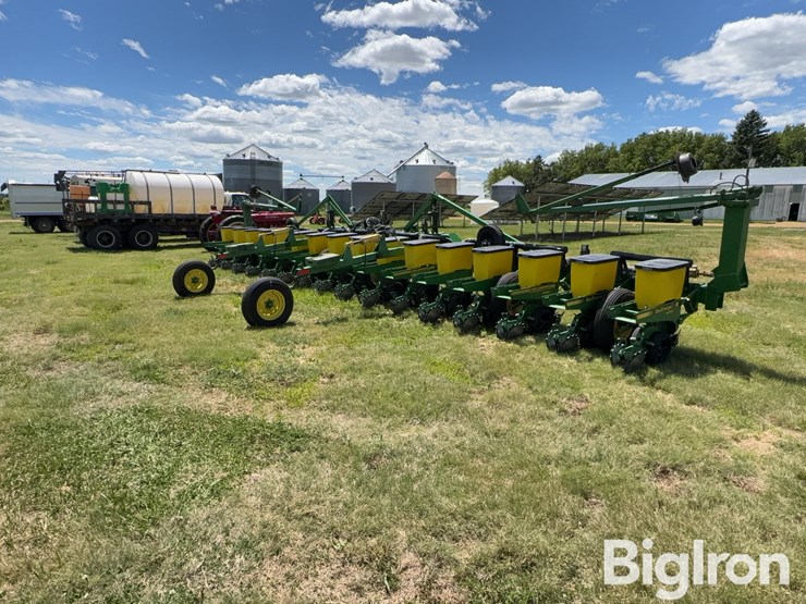 john-deere-7300-image-5