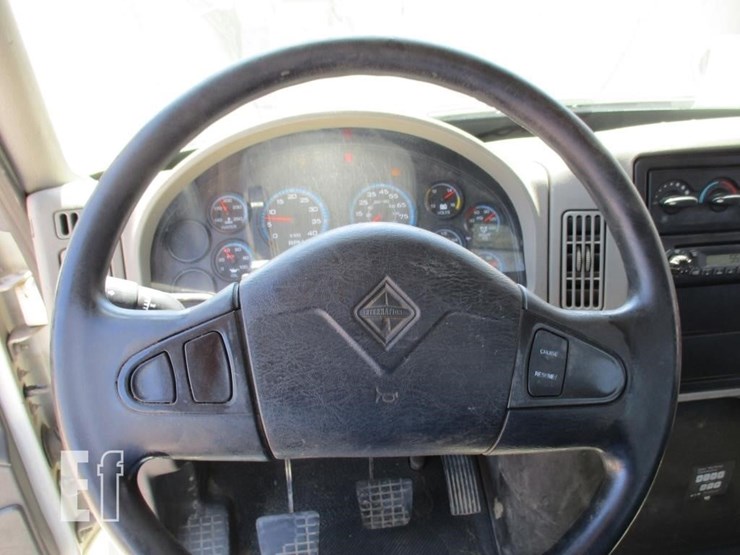 2010-international-durastar-4300-image-13