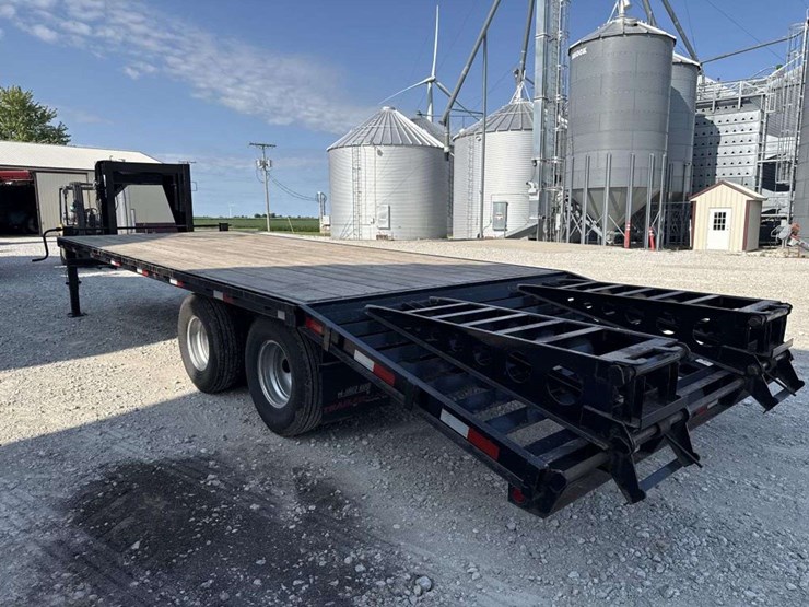 2011-trailerman-gooseneck-25ft-trailer-image-2