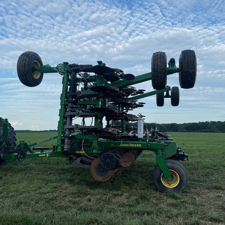 2012 JOHN DEERE 2510H