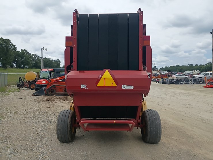 new-holland-br7070-image-4