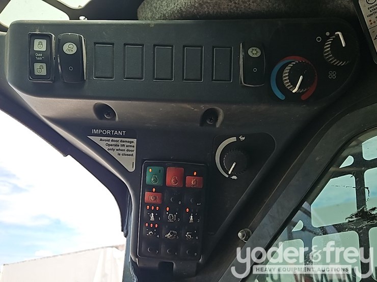 2022-deere-317g-image-29