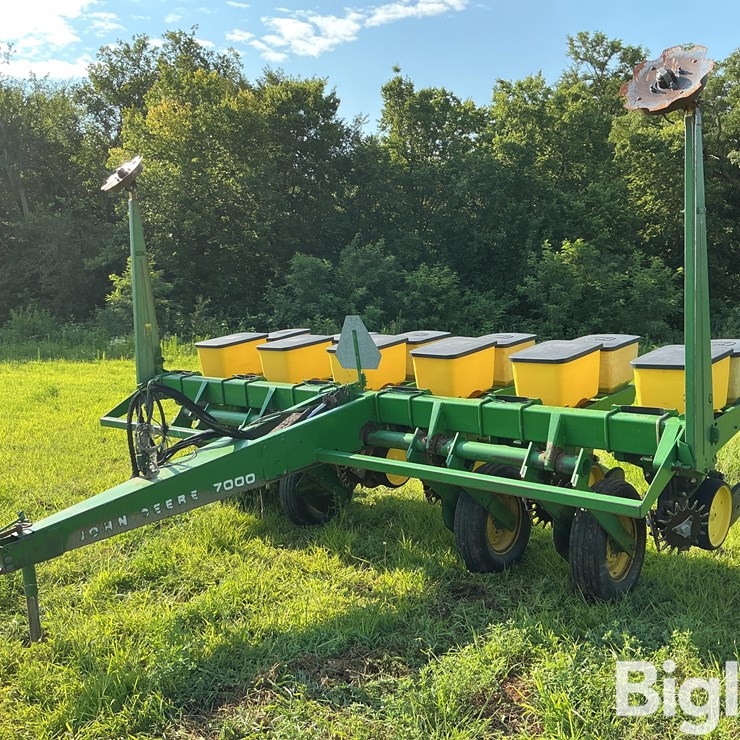 JOHN DEERE 7000