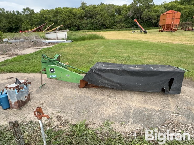 john-deere-260-image-8