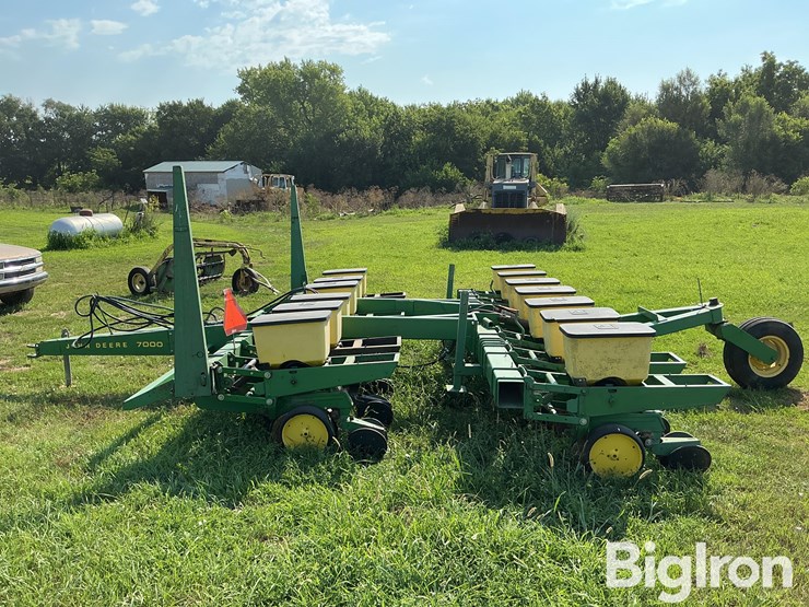 john-deere-7000-image-8