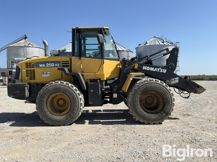 2011-komatsu-wa250pz-6-image-4