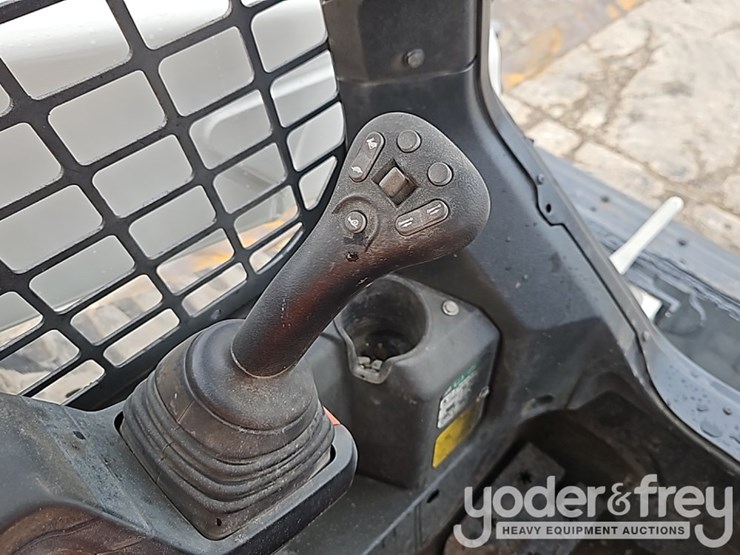 2021-bobcat-t76-image-27
