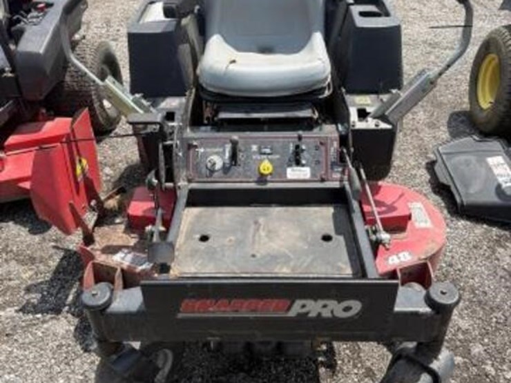 snapper-pro-zero-turn-mower-(non-running)-image-3