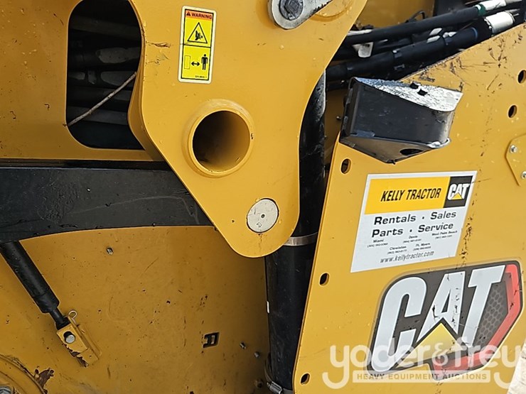 2025-caterpillar-275-image-22